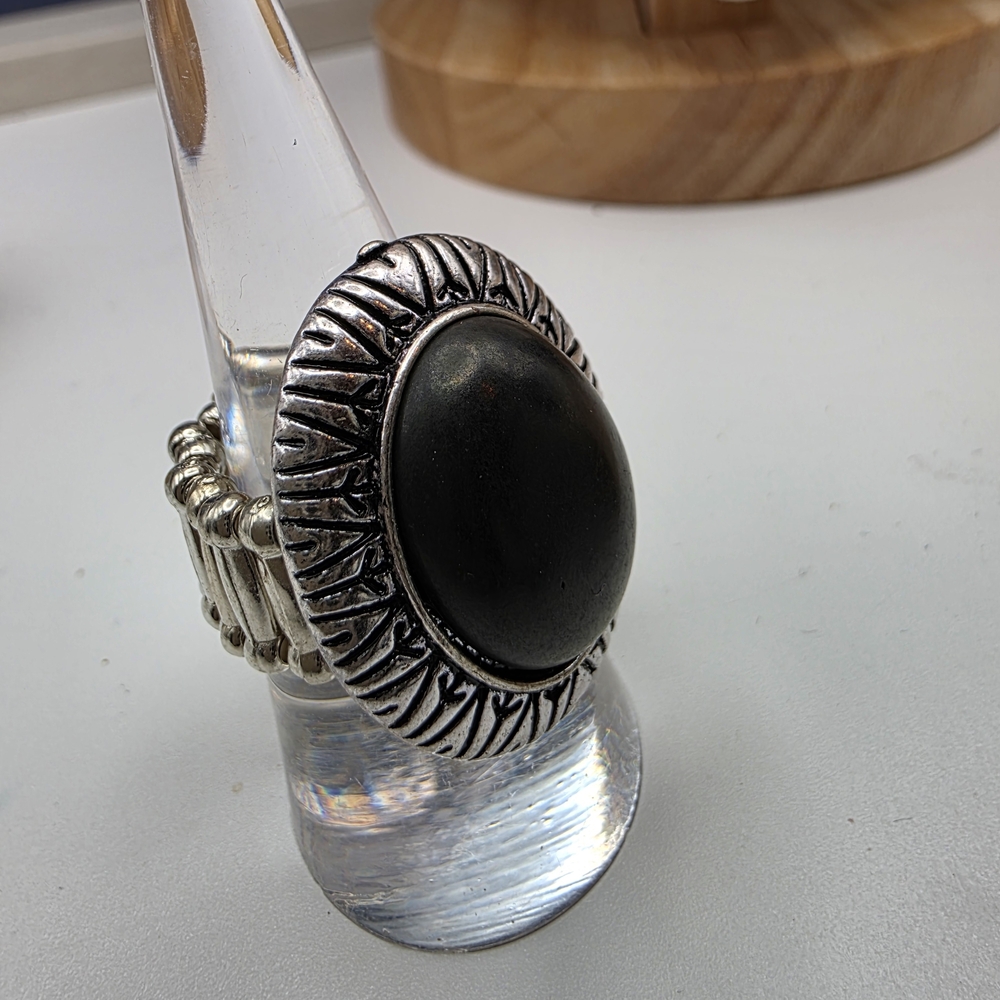 Paparazzi Silver and Black Statement Ring (897)
